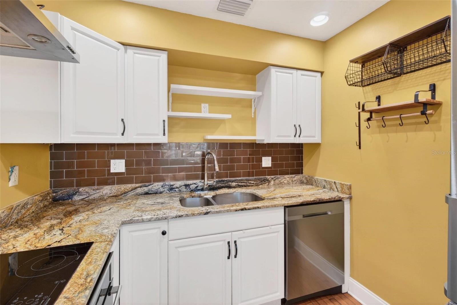 2200 8TH AVE N, ST PETERSBURG, FL, 33713