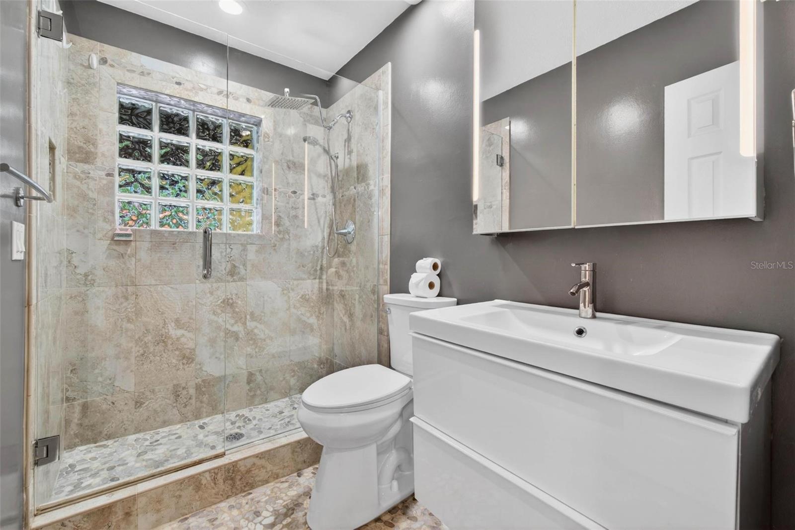 2200 8TH AVE N, ST PETERSBURG, FL, 33713