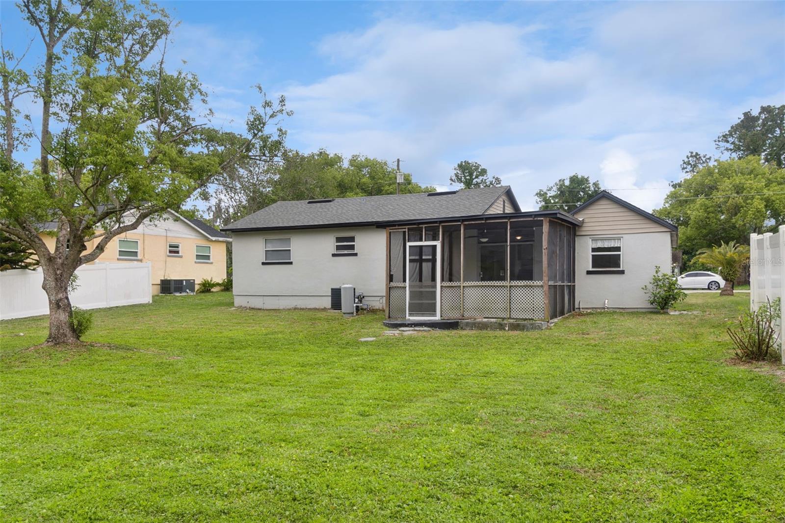 114 ANGELES RD, DEBARY, FL, 32713