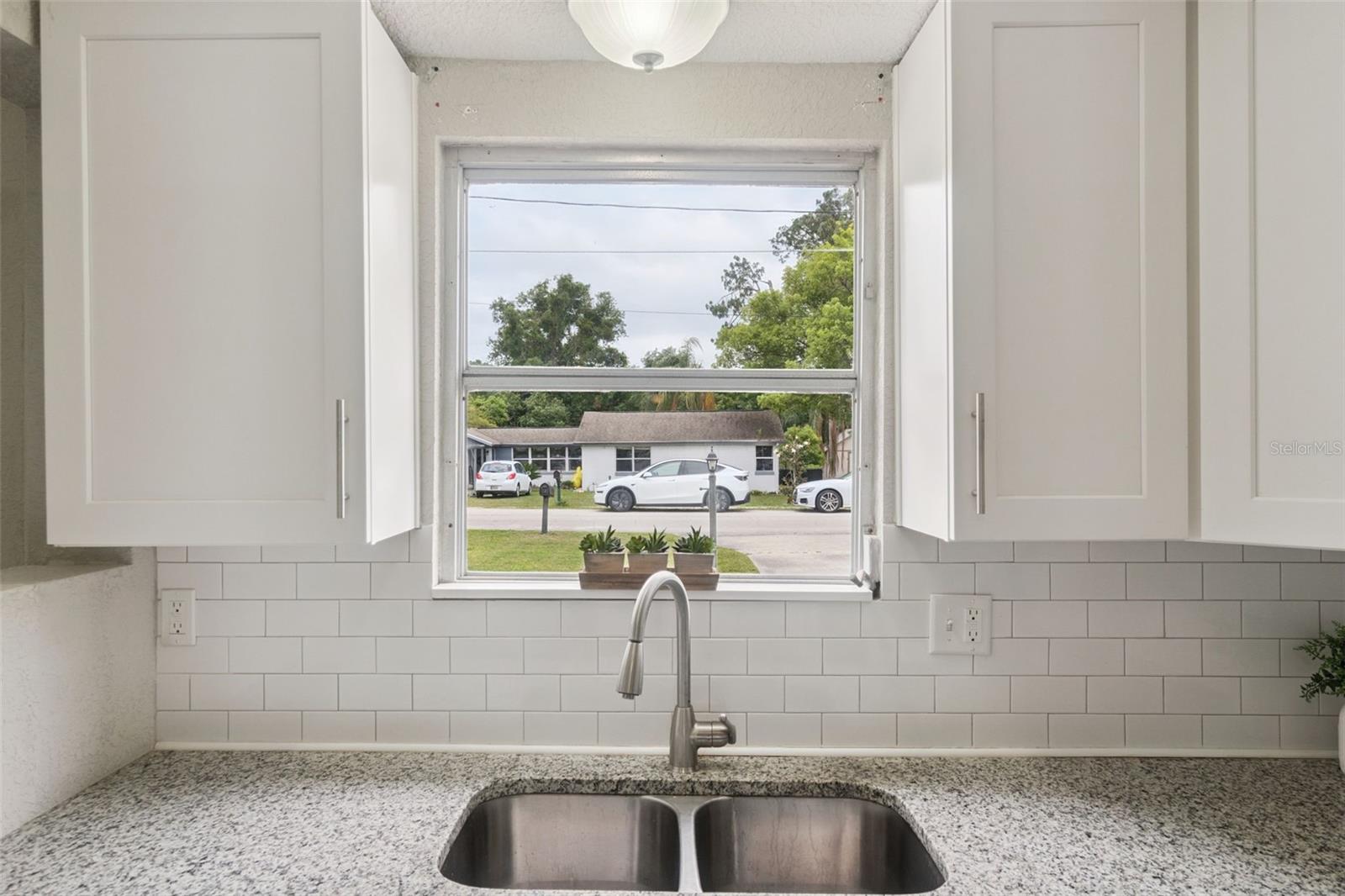 114 ANGELES RD, DEBARY, FL, 32713