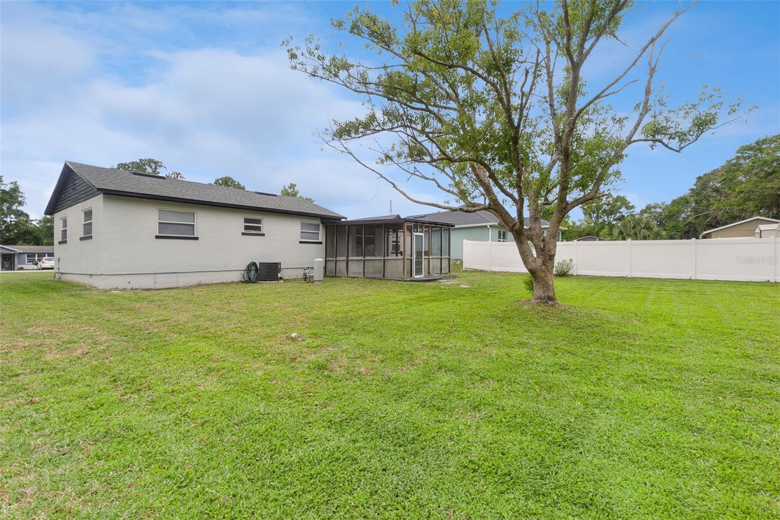 114 ANGELES RD, DEBARY, FL, 32713