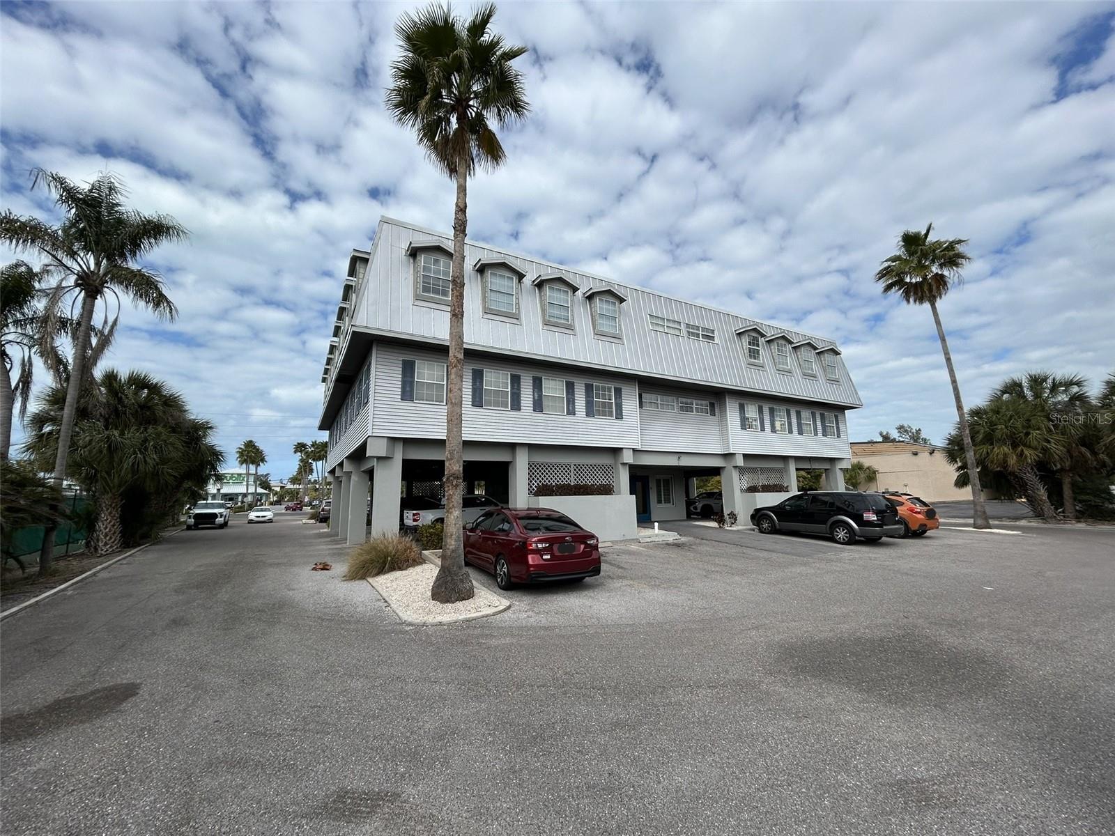 3909 E BAY DR #4, BRADENTON BEACH, FL, 34217