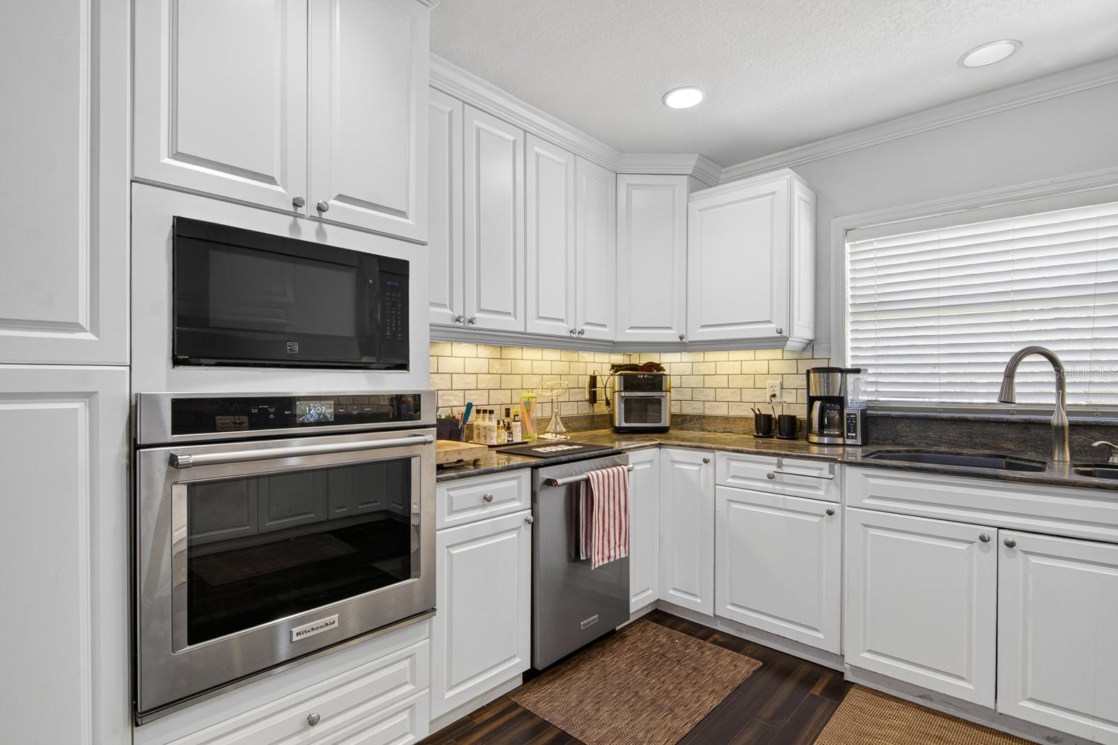 608 VANDERBAKER RD, TEMPLE TERRACE, FL, 33617