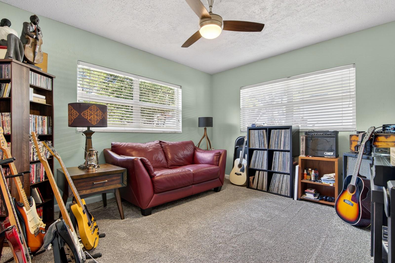 608 VANDERBAKER RD, TEMPLE TERRACE, FL, 33617