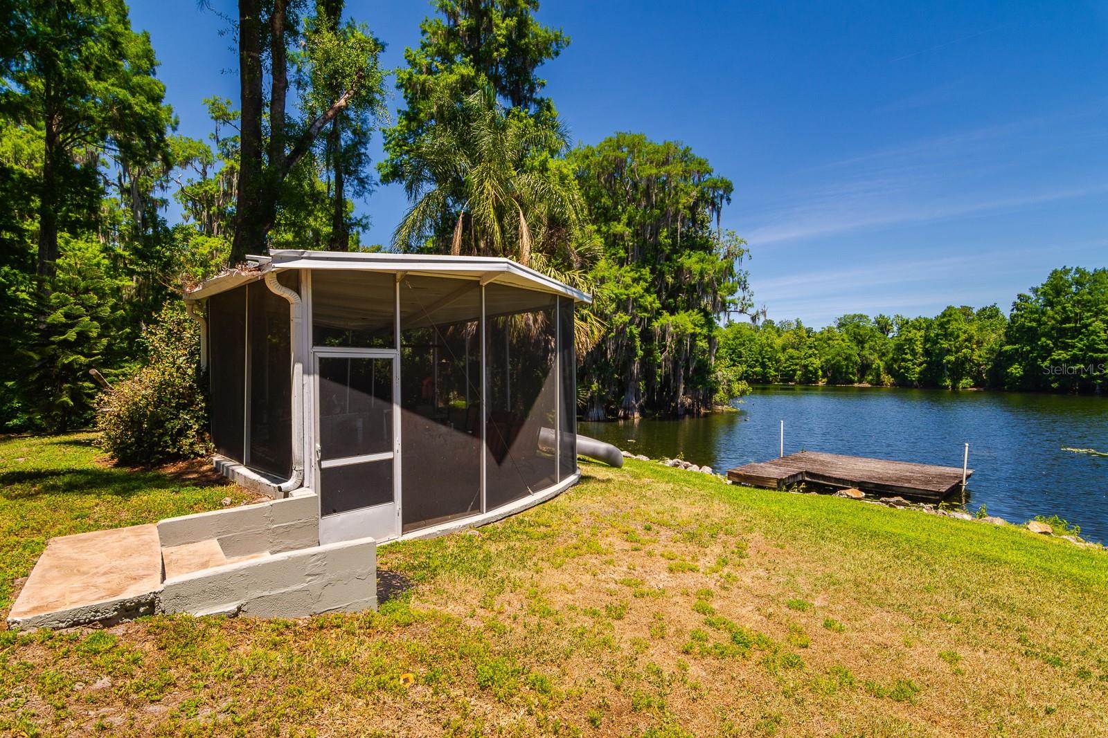 608 VANDERBAKER RD, TEMPLE TERRACE, FL, 33617