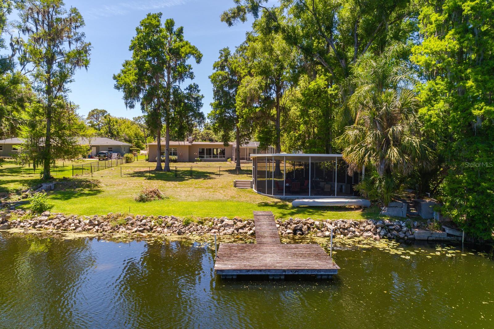 608 VANDERBAKER RD, TEMPLE TERRACE, FL, 33617