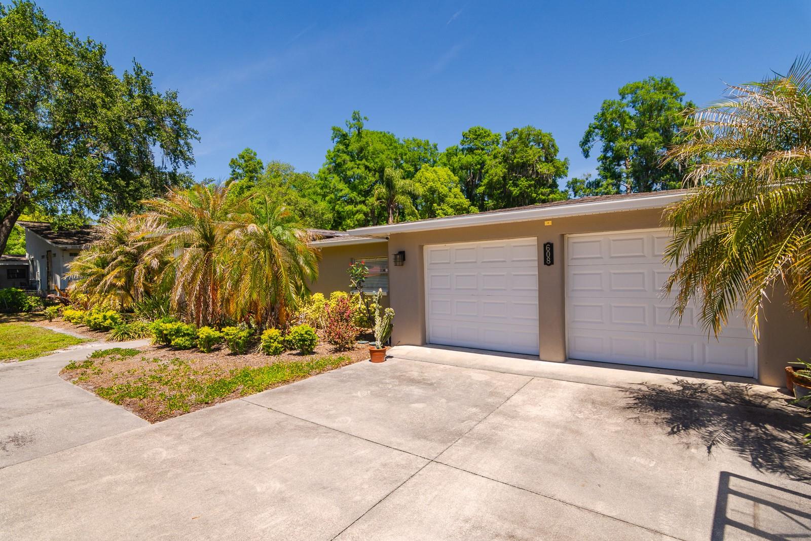 608 VANDERBAKER RD, TEMPLE TERRACE, FL, 33617