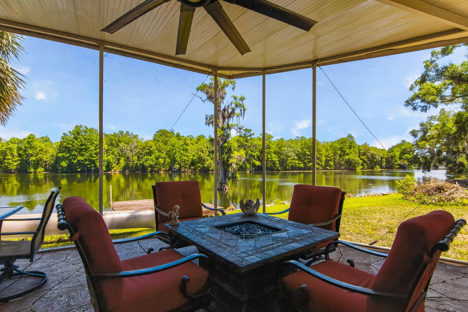 608 VANDERBAKER RD, TEMPLE TERRACE, FL, 33617