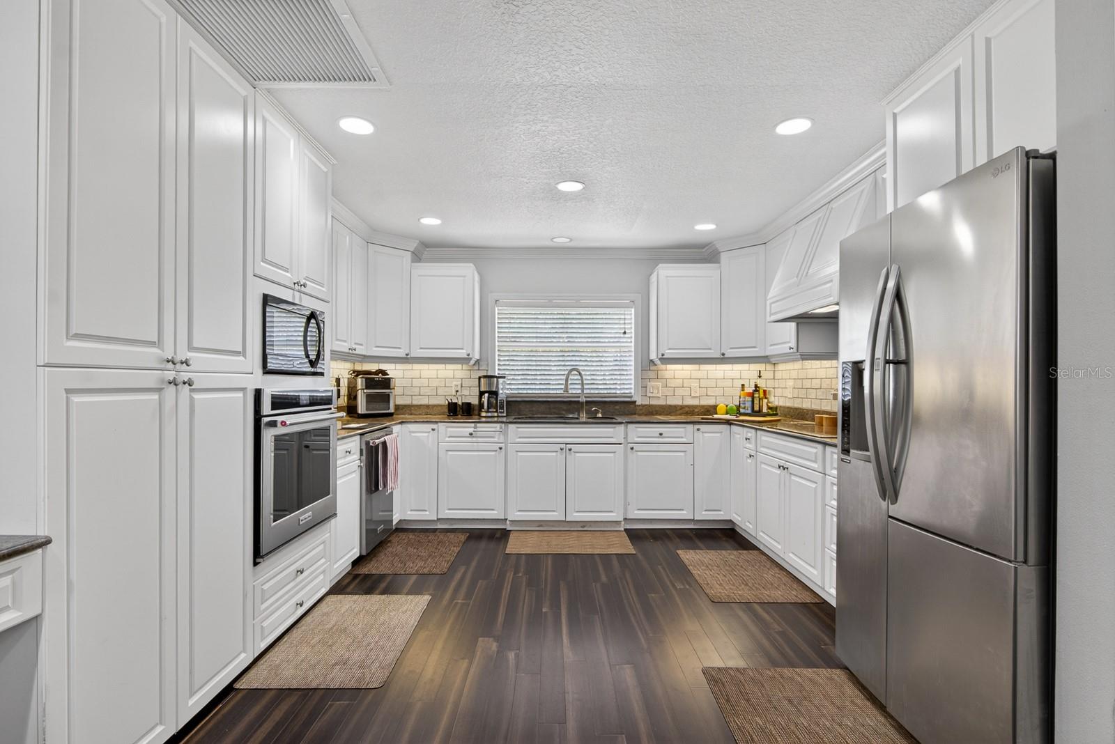 608 VANDERBAKER RD, TEMPLE TERRACE, FL, 33617