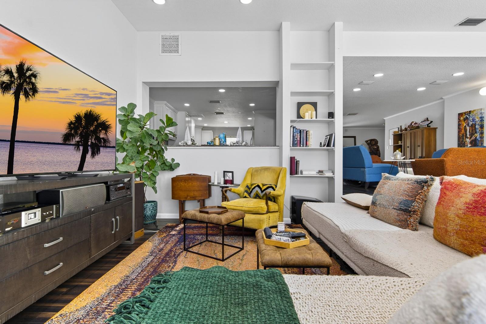 608 VANDERBAKER RD, TEMPLE TERRACE, FL, 33617