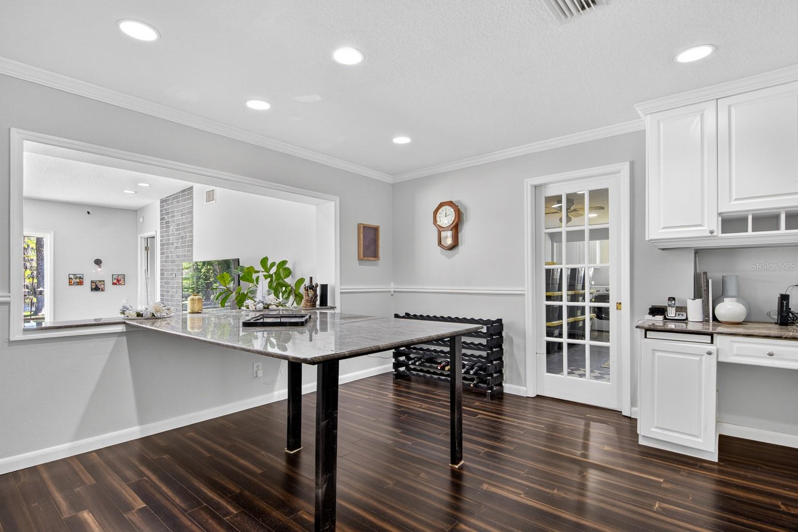 608 VANDERBAKER RD, TEMPLE TERRACE, FL, 33617