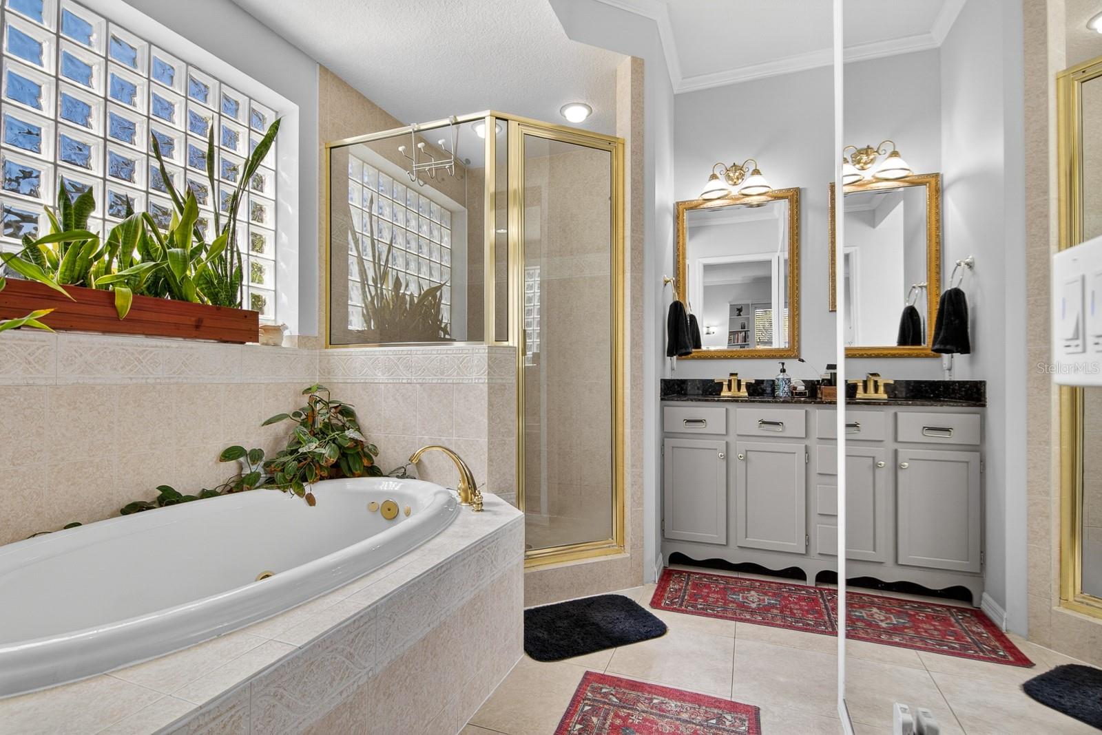 608 VANDERBAKER RD, TEMPLE TERRACE, FL, 33617