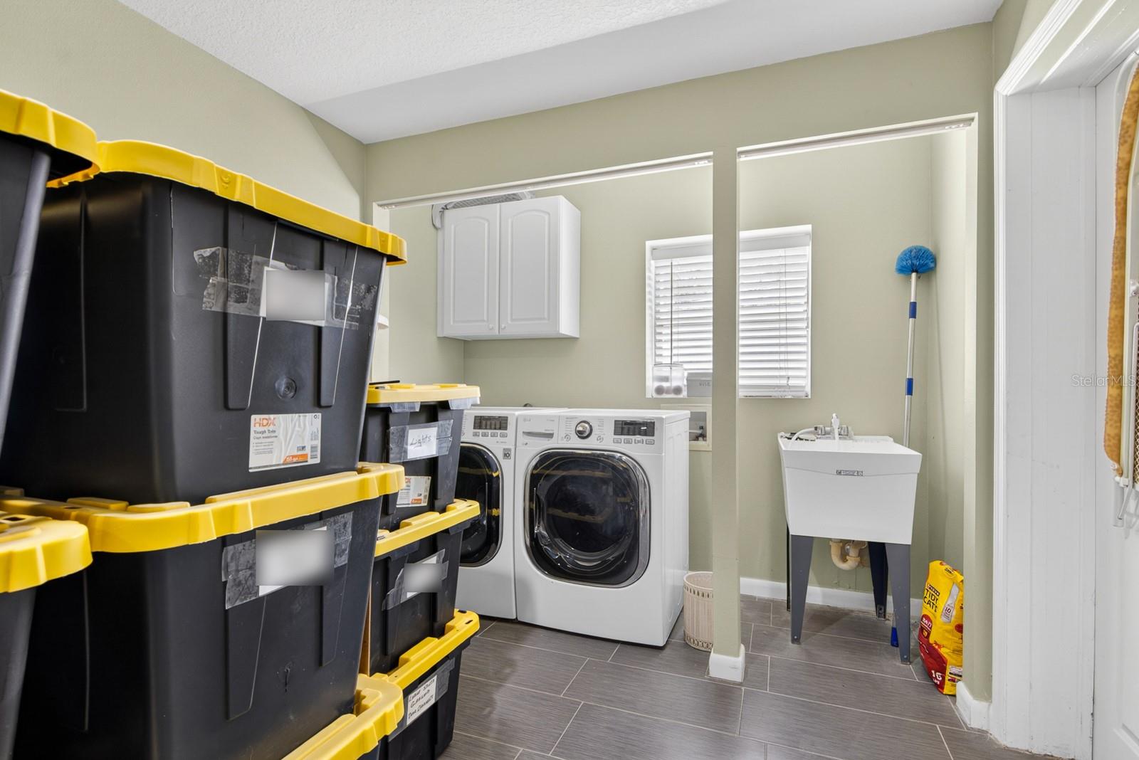 608 VANDERBAKER RD, TEMPLE TERRACE, FL, 33617