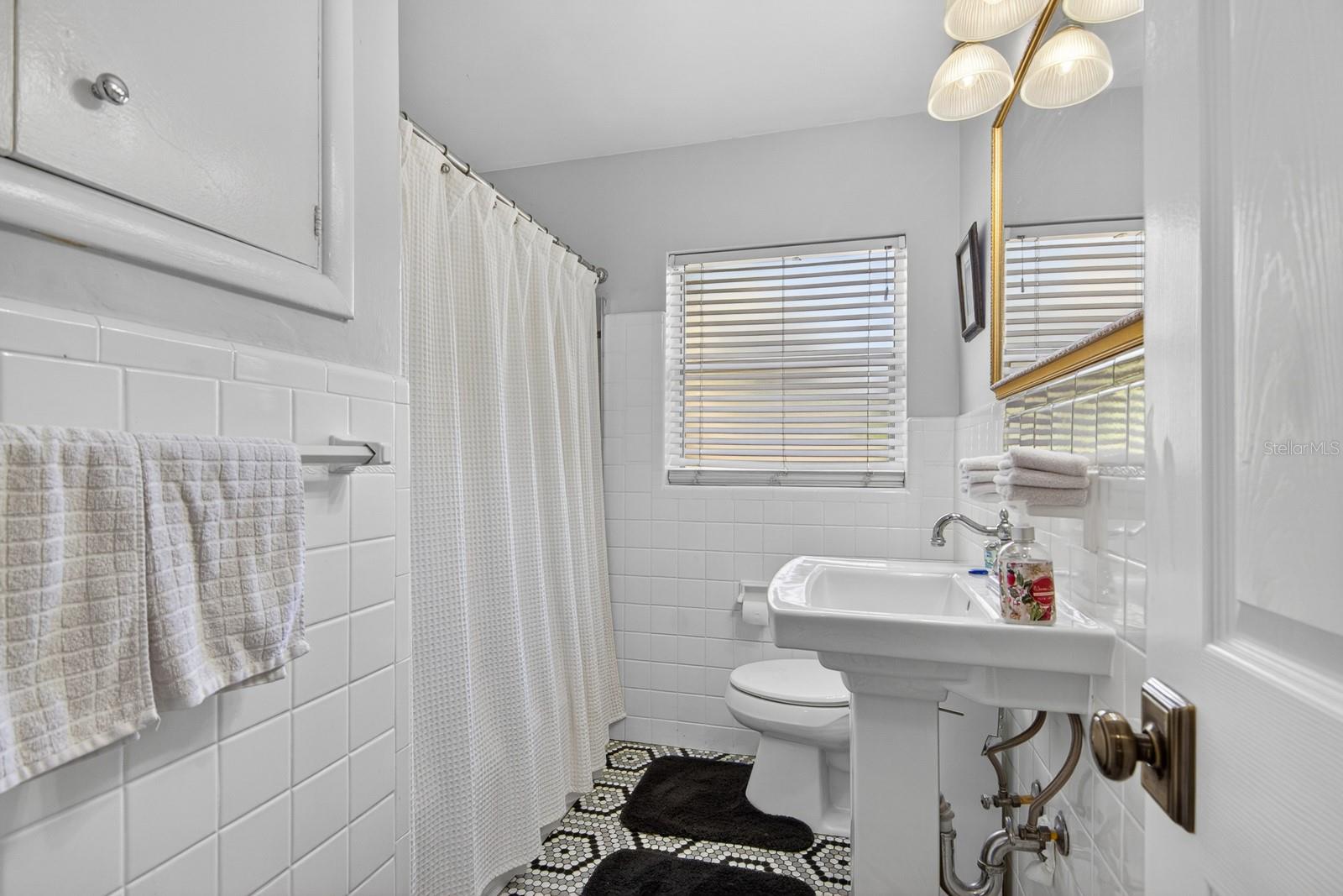 608 VANDERBAKER RD, TEMPLE TERRACE, FL, 33617