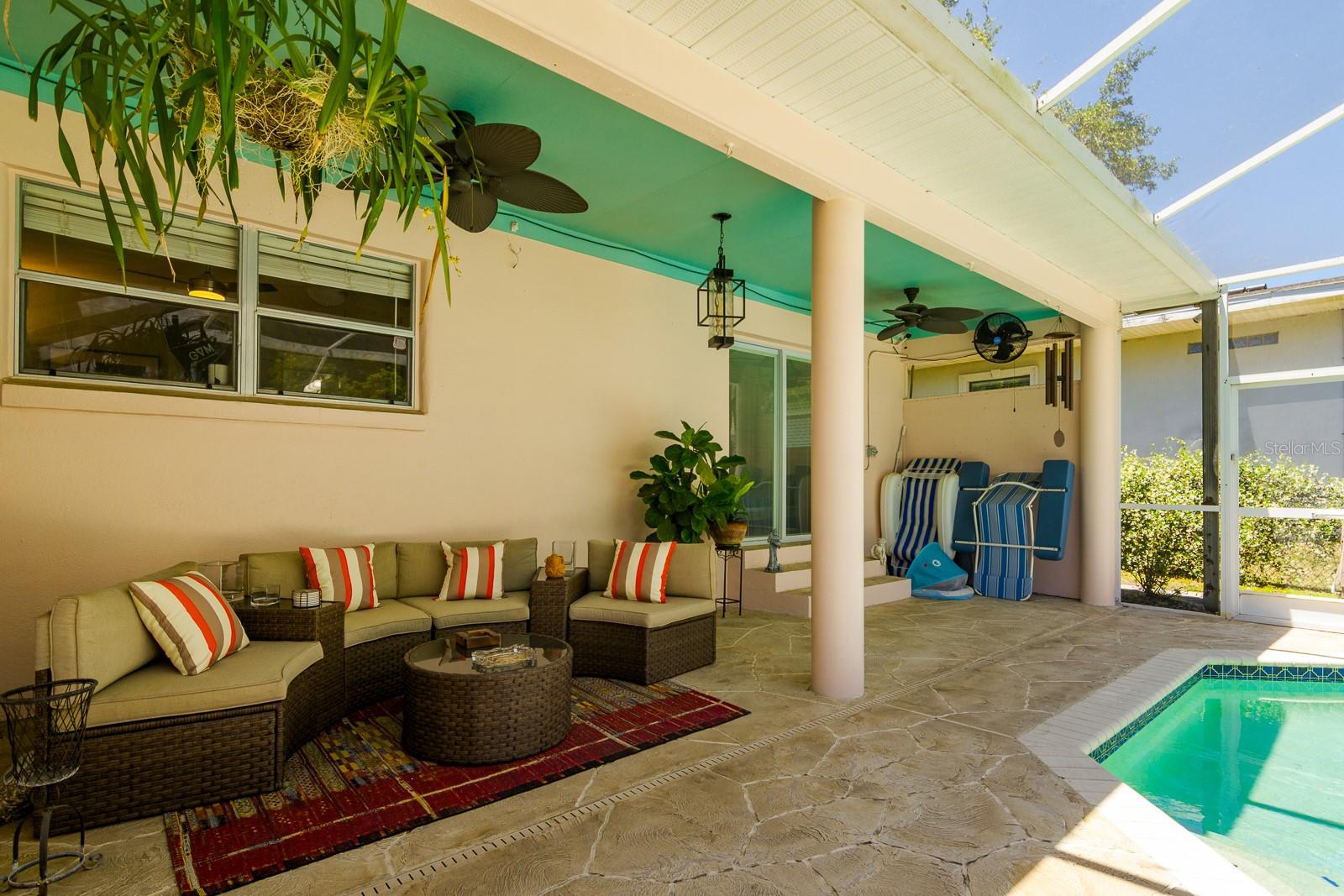 608 VANDERBAKER RD, TEMPLE TERRACE, FL, 33617