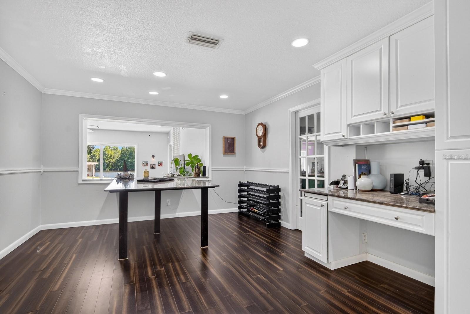 608 VANDERBAKER RD, TEMPLE TERRACE, FL, 33617