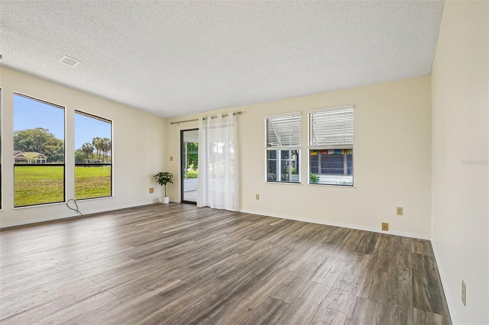 1616 W SCHWARTZ BLVD, THE VILLAGES, FL, 32159