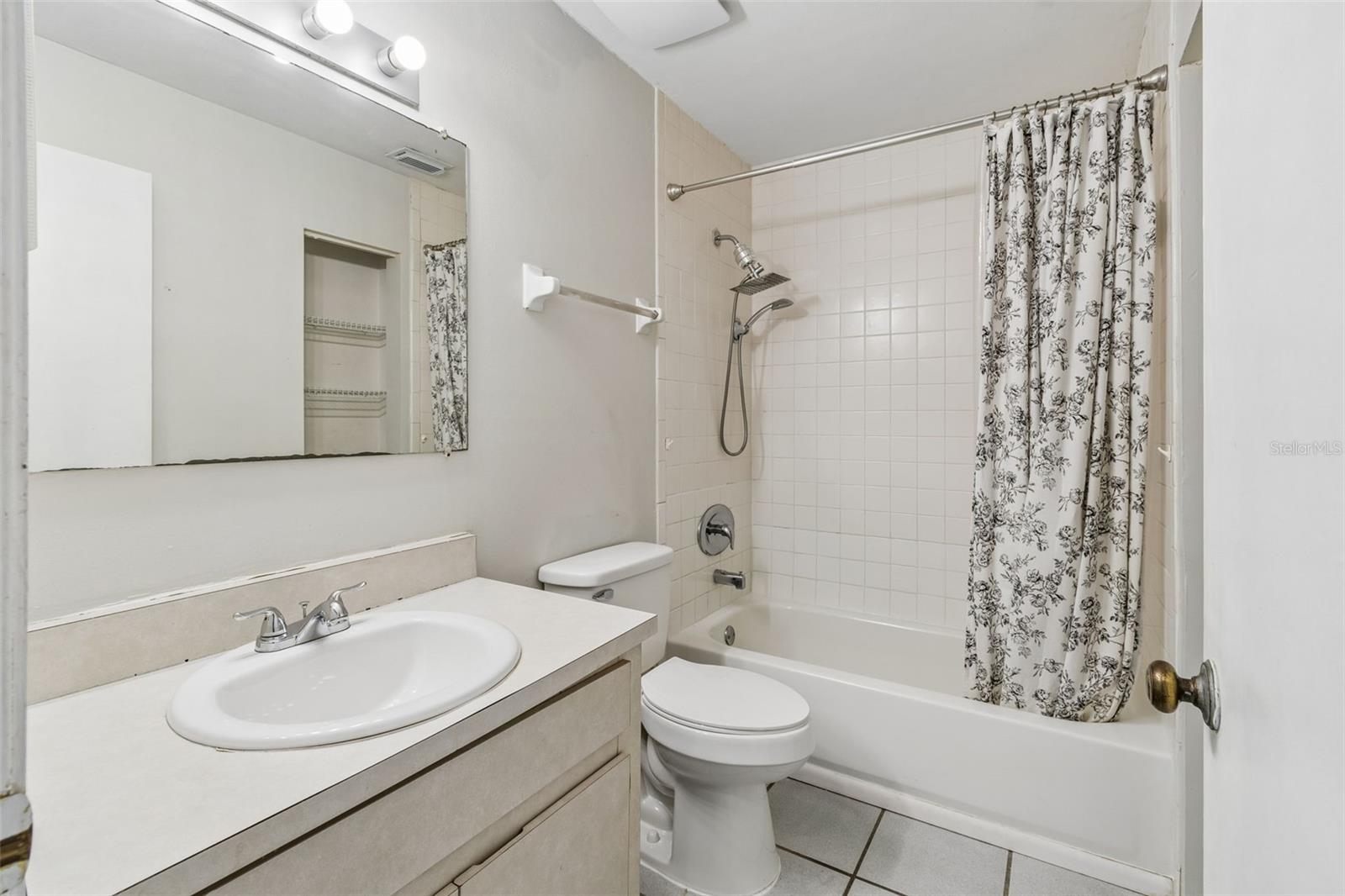 5156 SUNRIDGE PALMS DR, TAMPA, FL, 33617