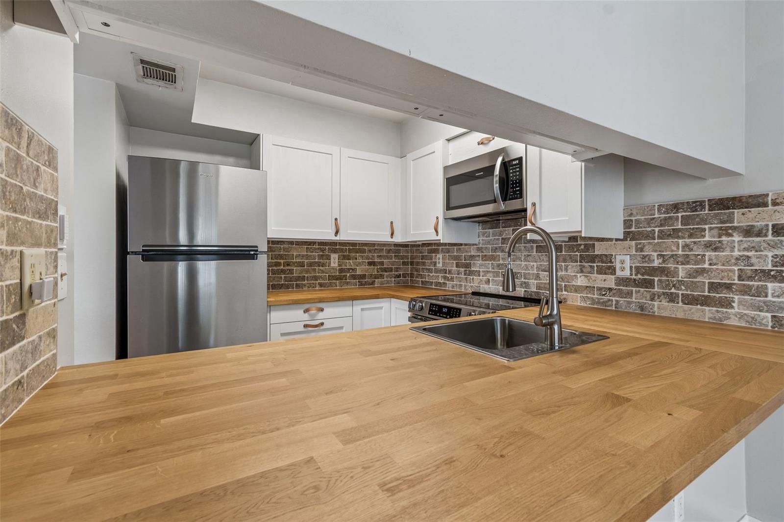 5156 SUNRIDGE PALMS DR, TAMPA, FL, 33617