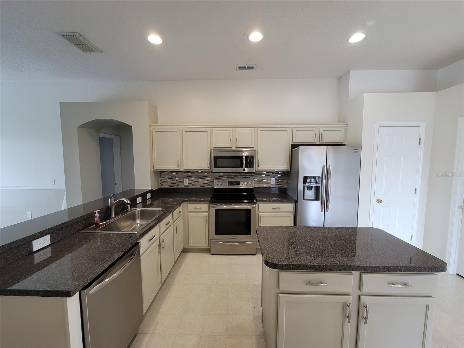 433 WESTSCOTT DR, DAVENPORT, FL, 33897