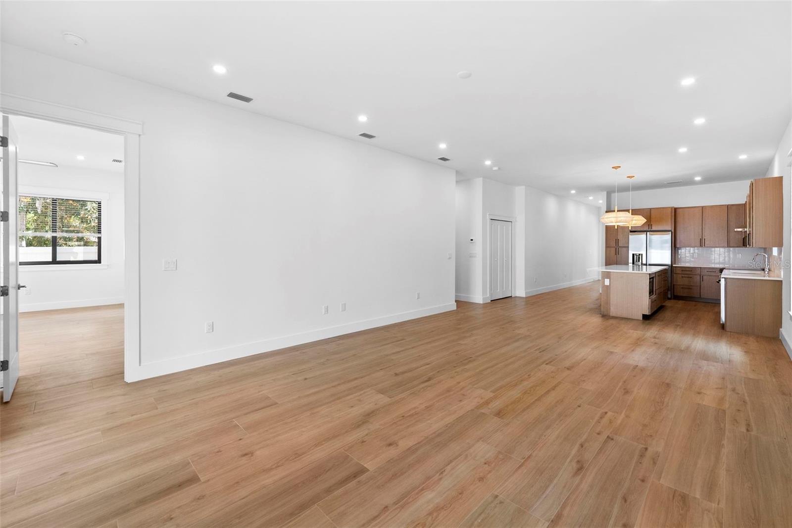 1710 E COMANCHE AVE, TAMPA, FL, 33610