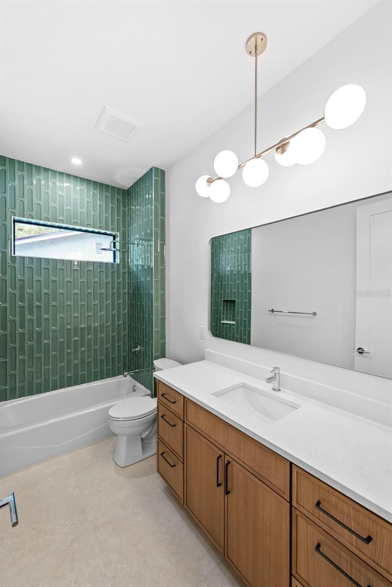 1710 E COMANCHE AVE, TAMPA, FL, 33610