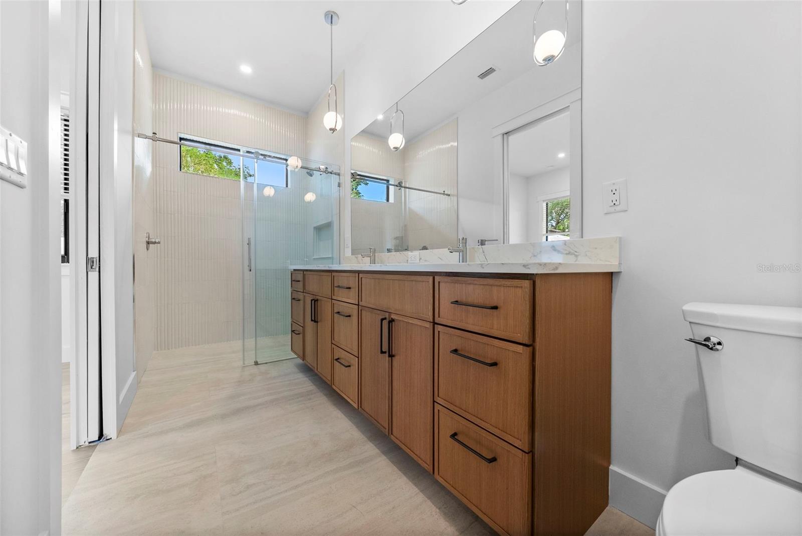 1710 E COMANCHE AVE, TAMPA, FL, 33610