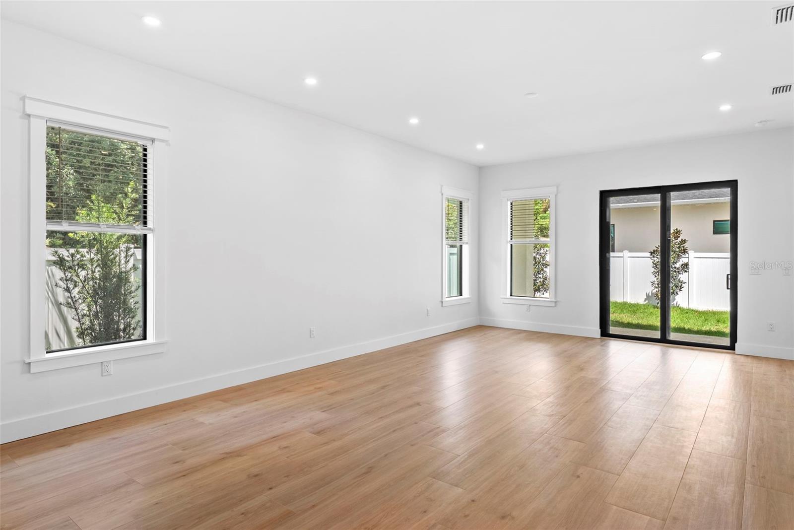 1710 E COMANCHE AVE, TAMPA, FL, 33610