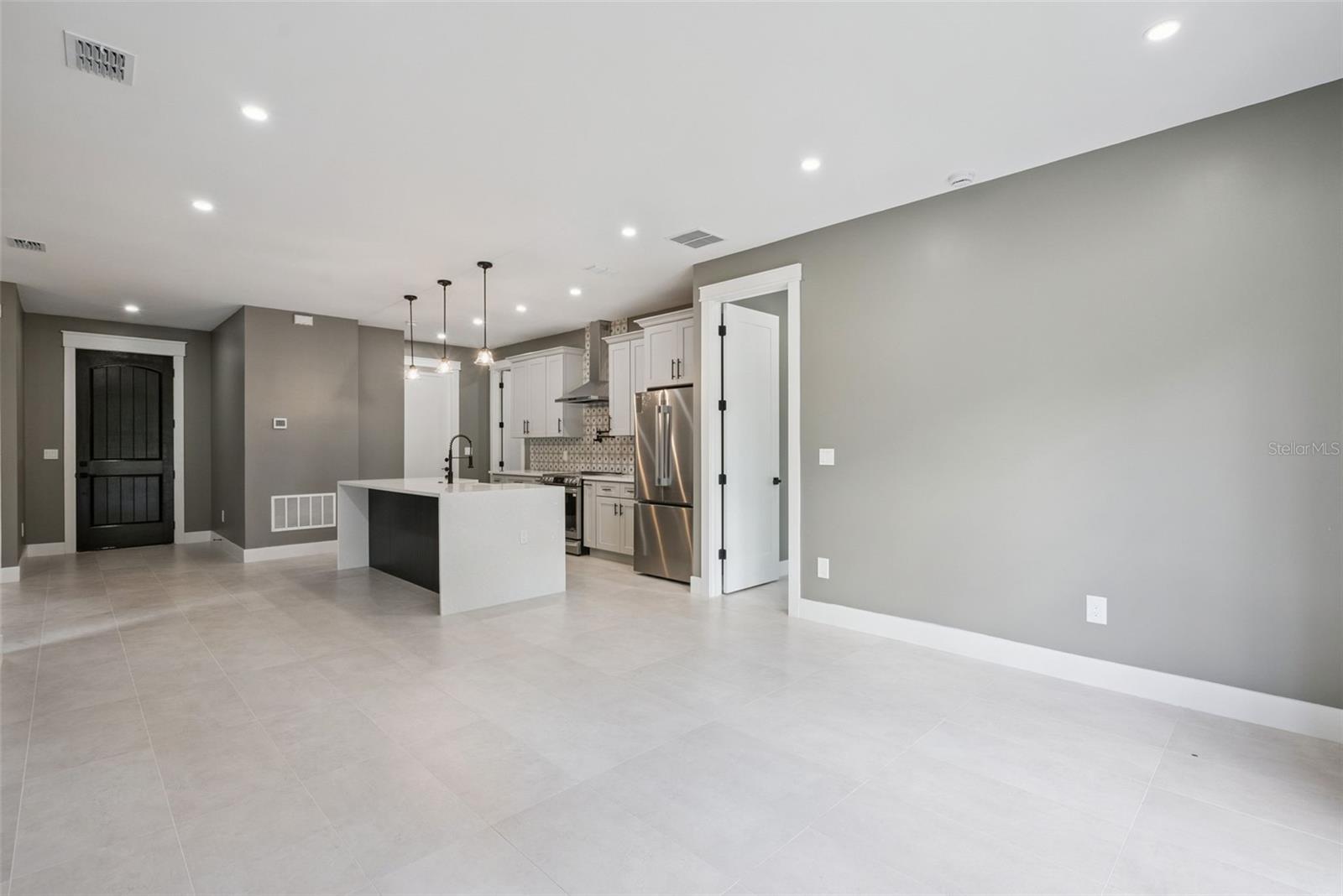 420 E 10TH ST, APOPKA, FL, 32703