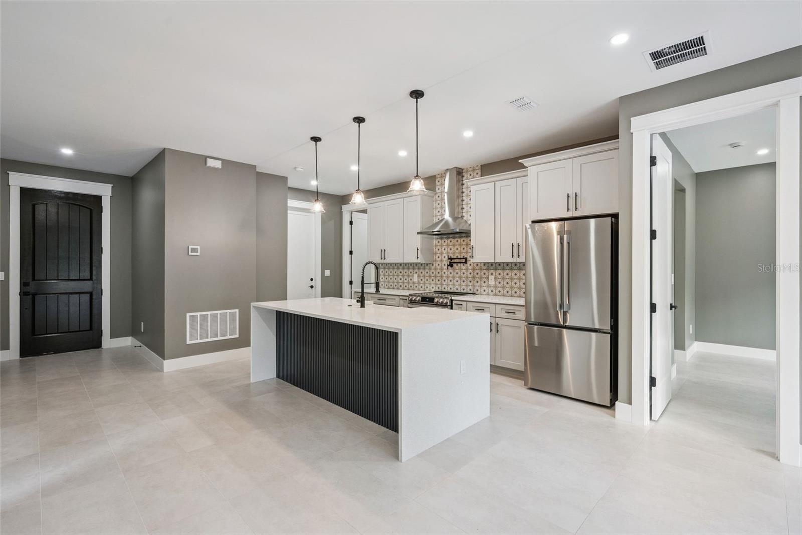 420 E 10TH ST, APOPKA, FL, 32703