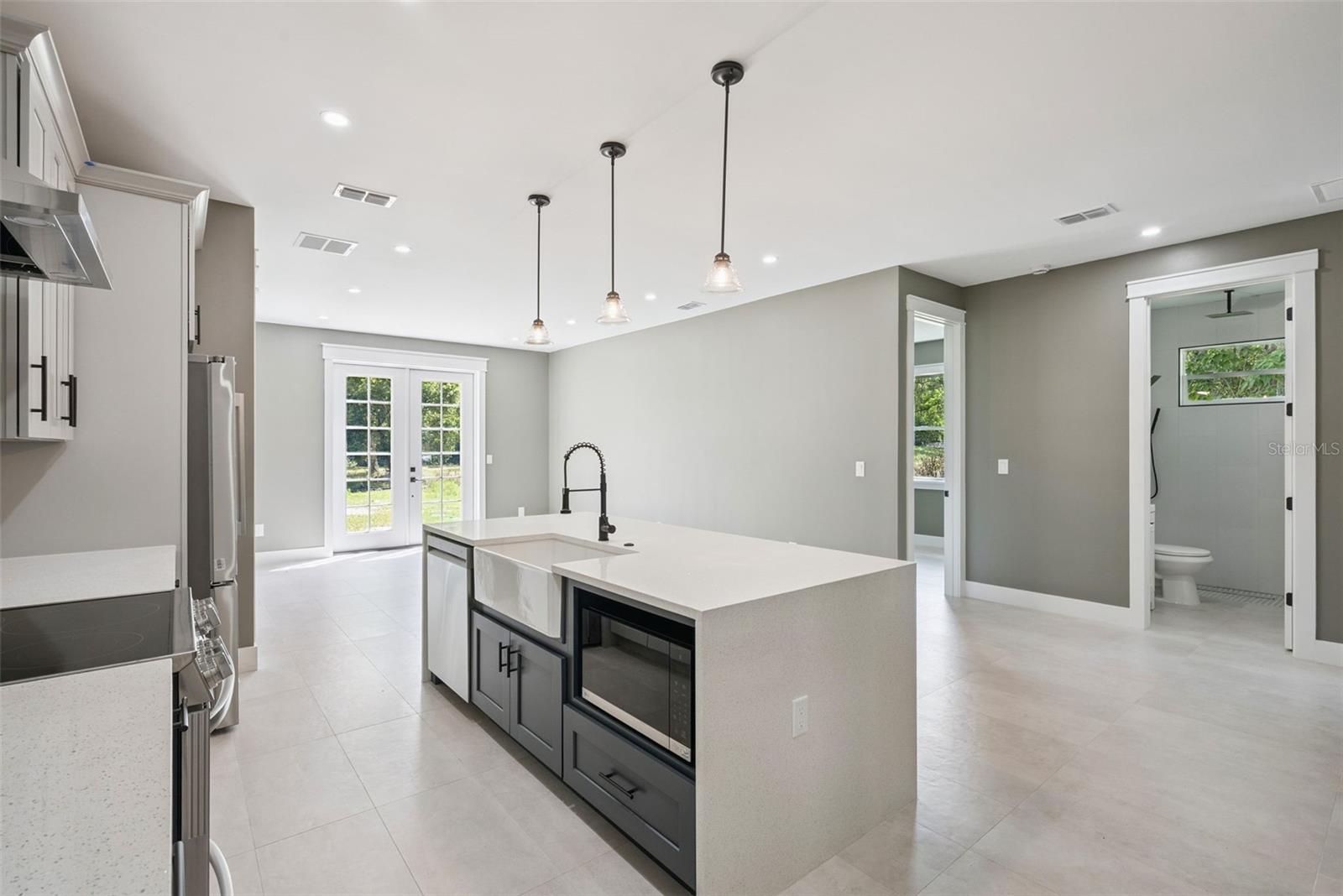 420 E 10TH ST, APOPKA, FL, 32703