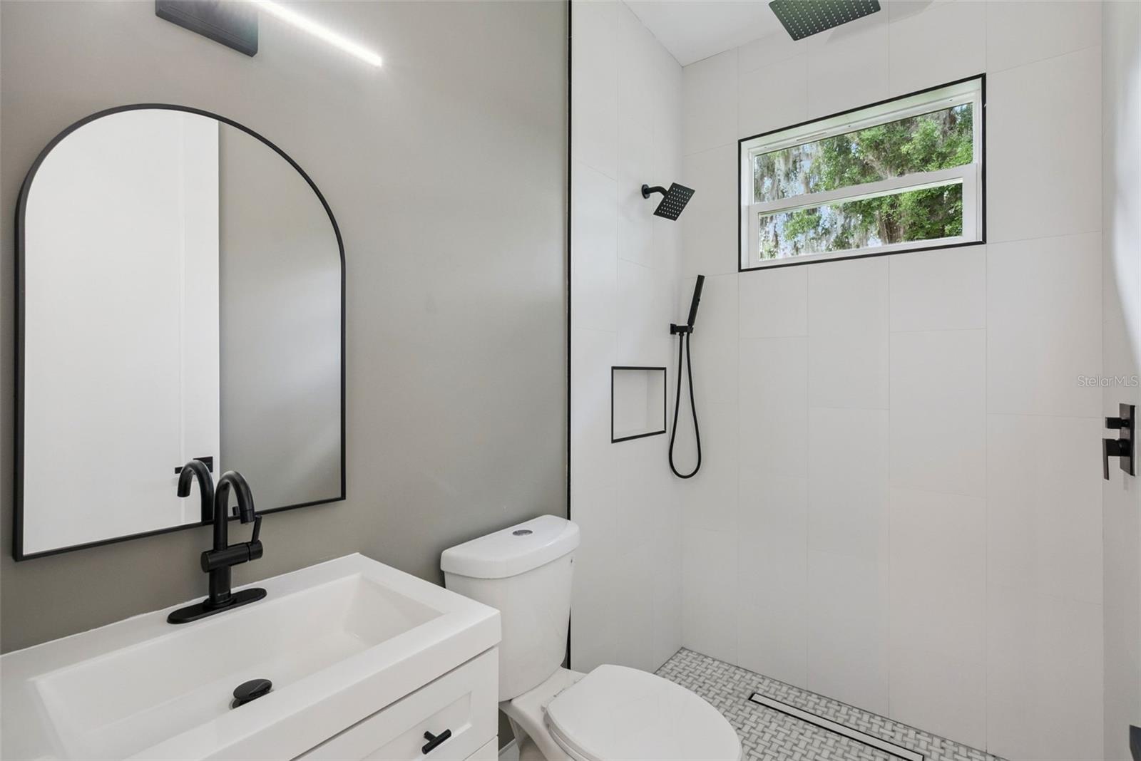 420 E 10TH ST, APOPKA, FL, 32703