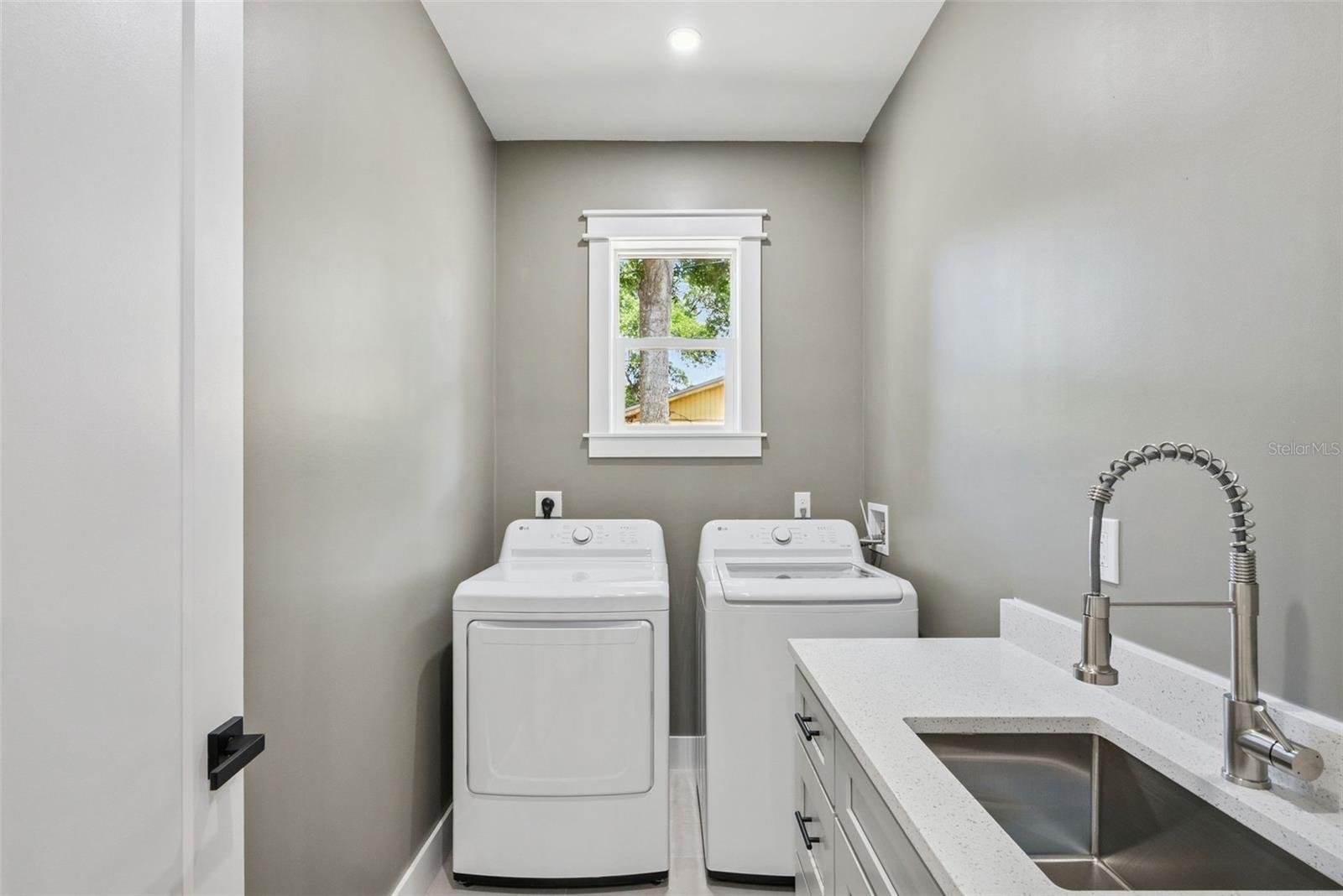 420 E 10TH ST, APOPKA, FL, 32703