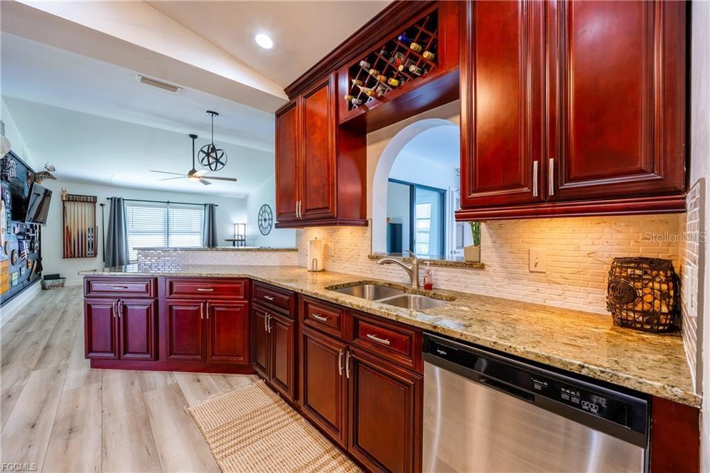 420 SW 37TH ST, CAPE CORAL, FL, 33914