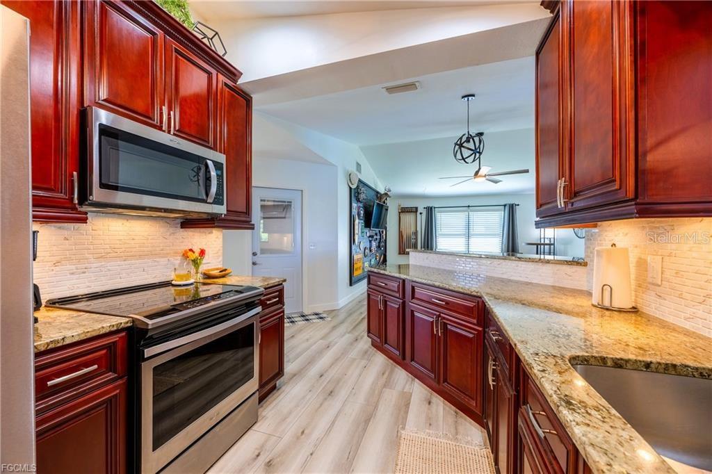 420 SW 37TH ST, CAPE CORAL, FL, 33914