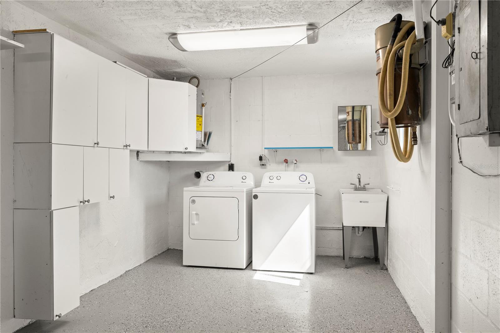 5041 BAY BLVD, PORT RICHEY, FL, 34668