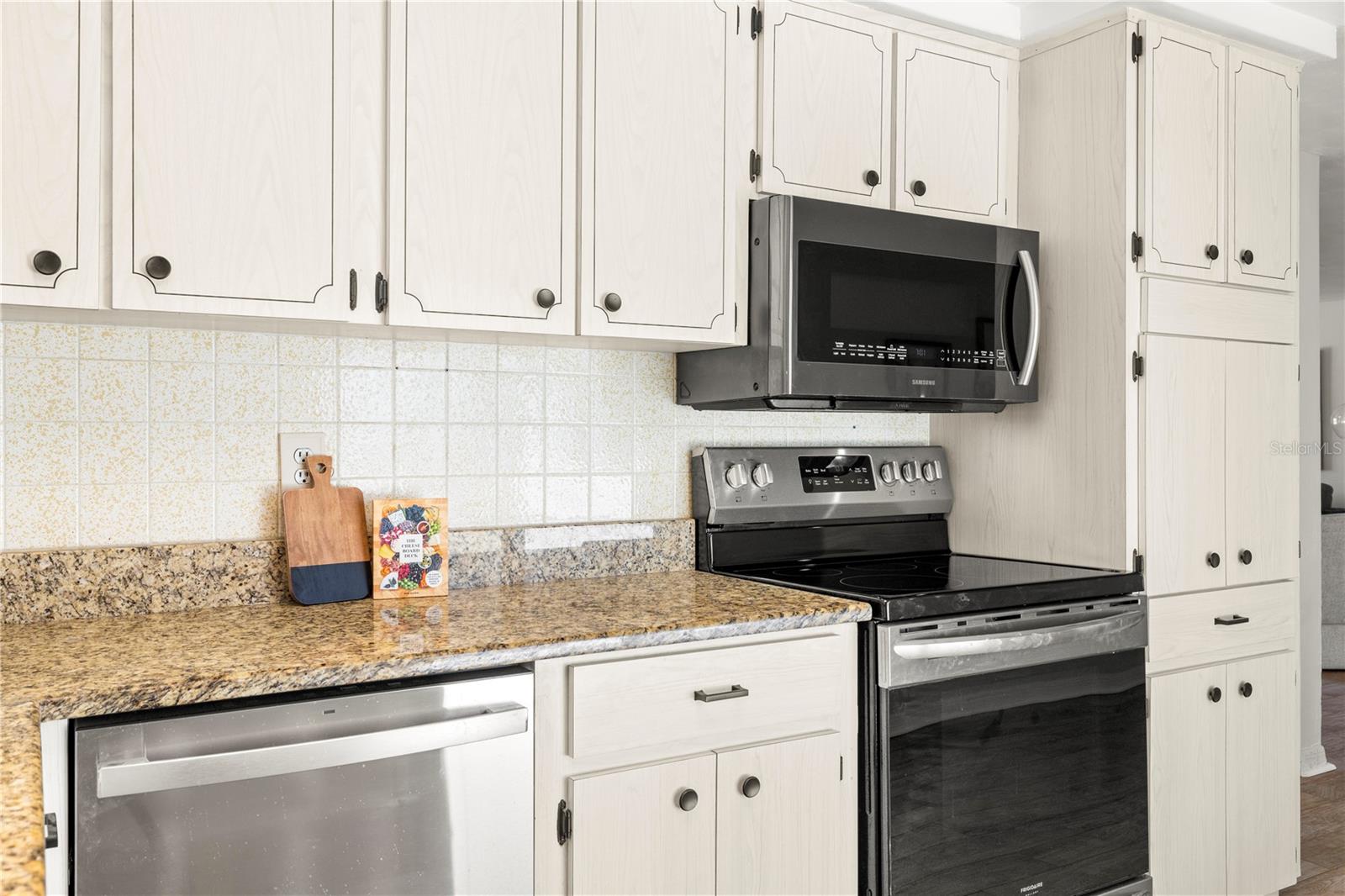 5041 BAY BLVD, PORT RICHEY, FL, 34668