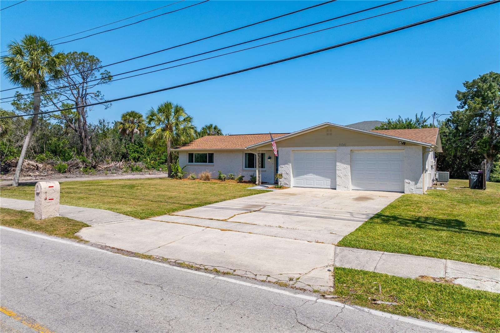 5041 BAY BLVD, PORT RICHEY, FL, 34668