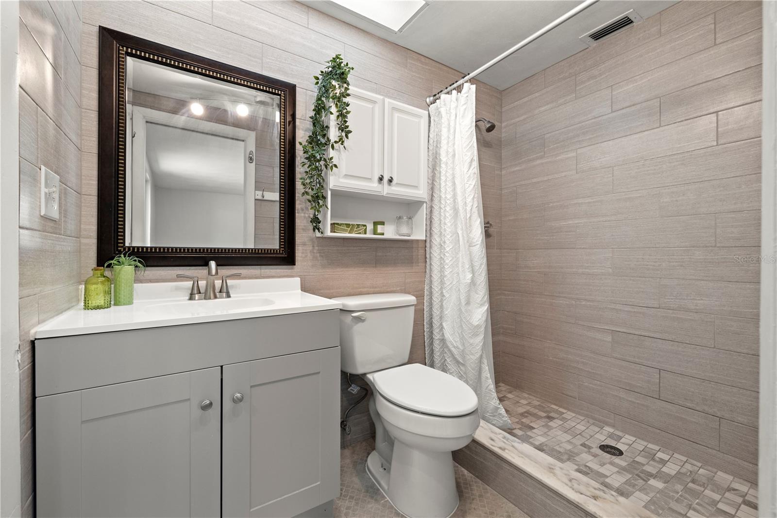 5041 BAY BLVD, PORT RICHEY, FL, 34668