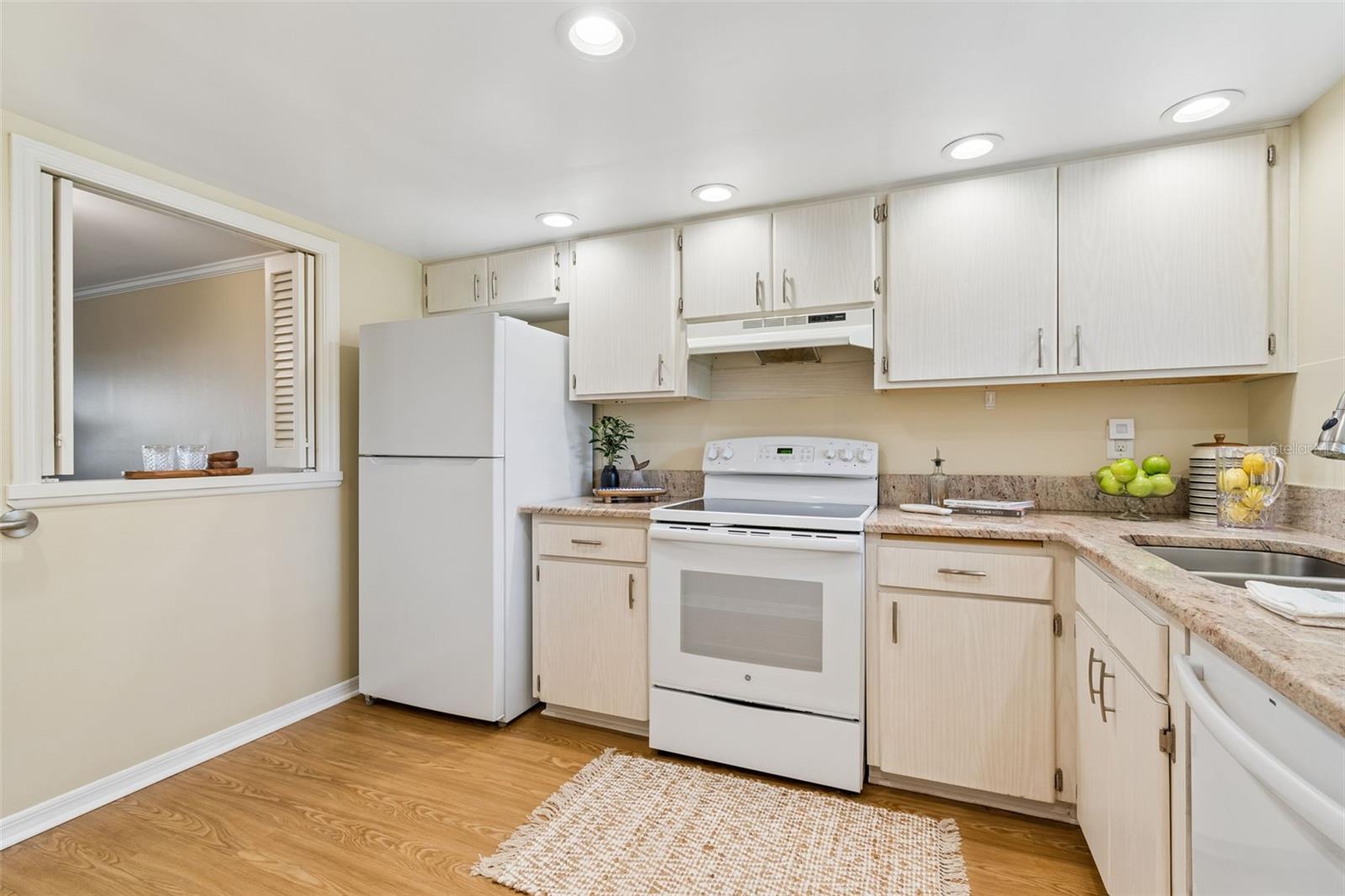 10340 CARROLLWOOD LN #163, TAMPA, FL, 33618