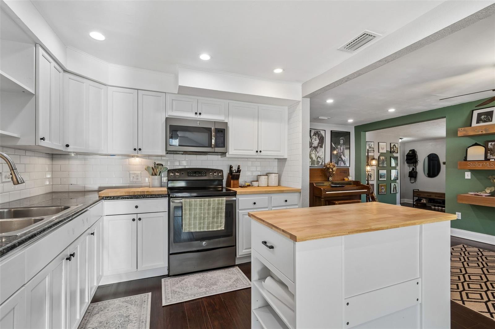 10917 72ND AVE, SEMINOLE, FL, 33772