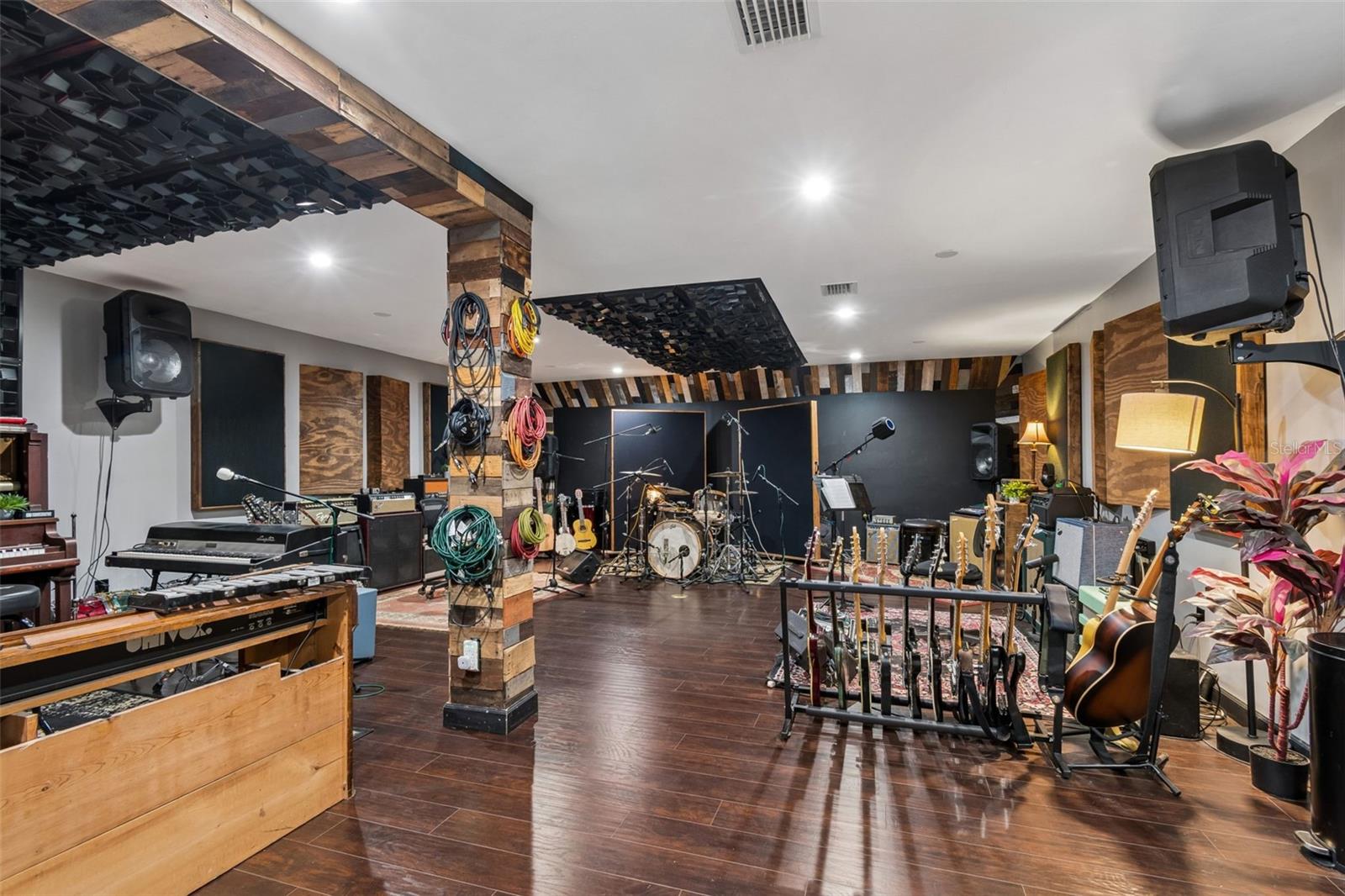 10917 72ND AVE, SEMINOLE, FL, 33772