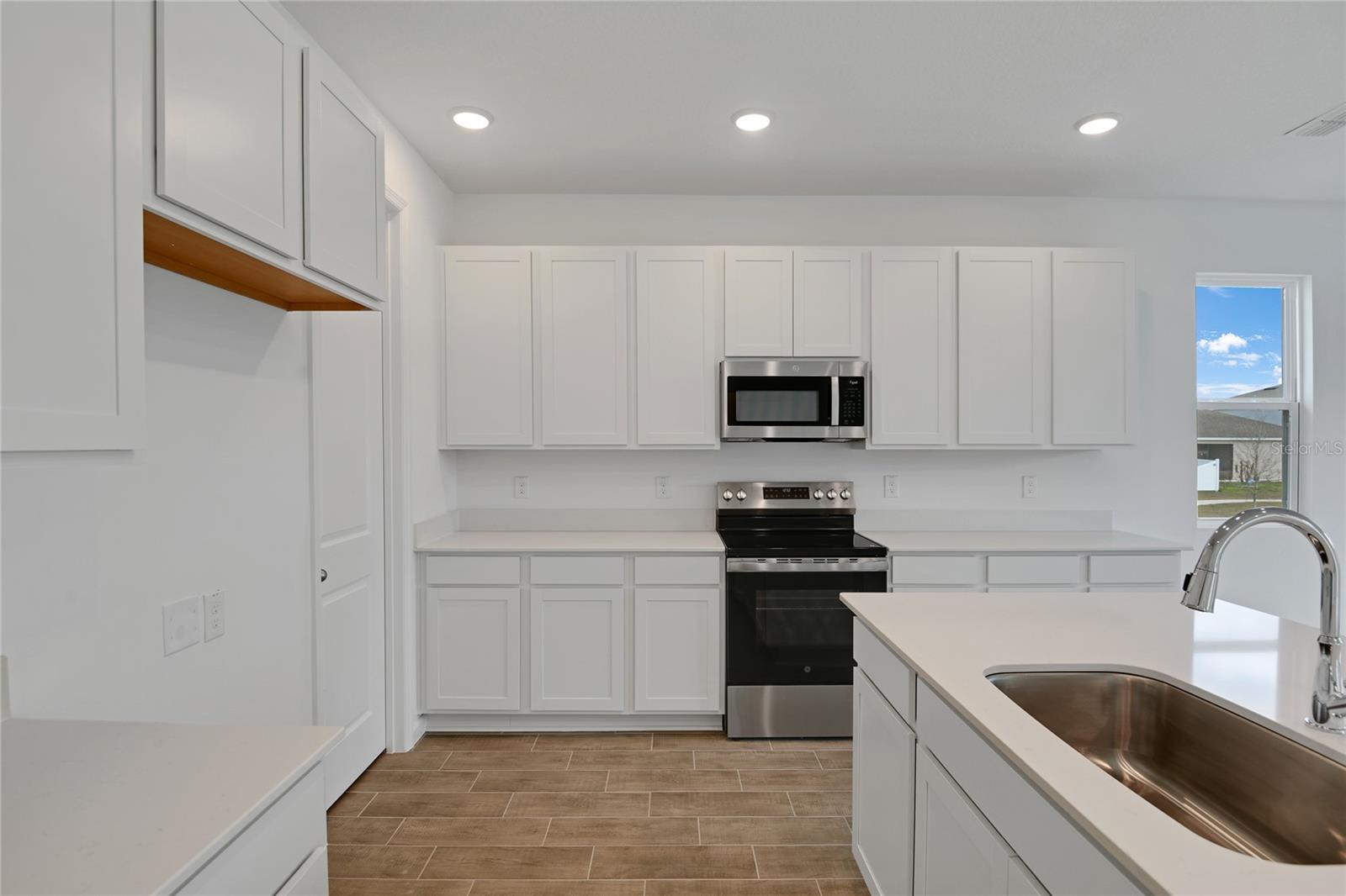 330 ALEXANDRITE ST, DELAND, FL, 32720