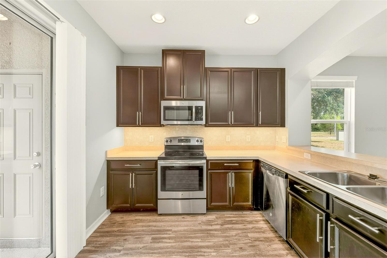 6905 TOWERING SPRUCE DR, RIVERVIEW, FL, 33578