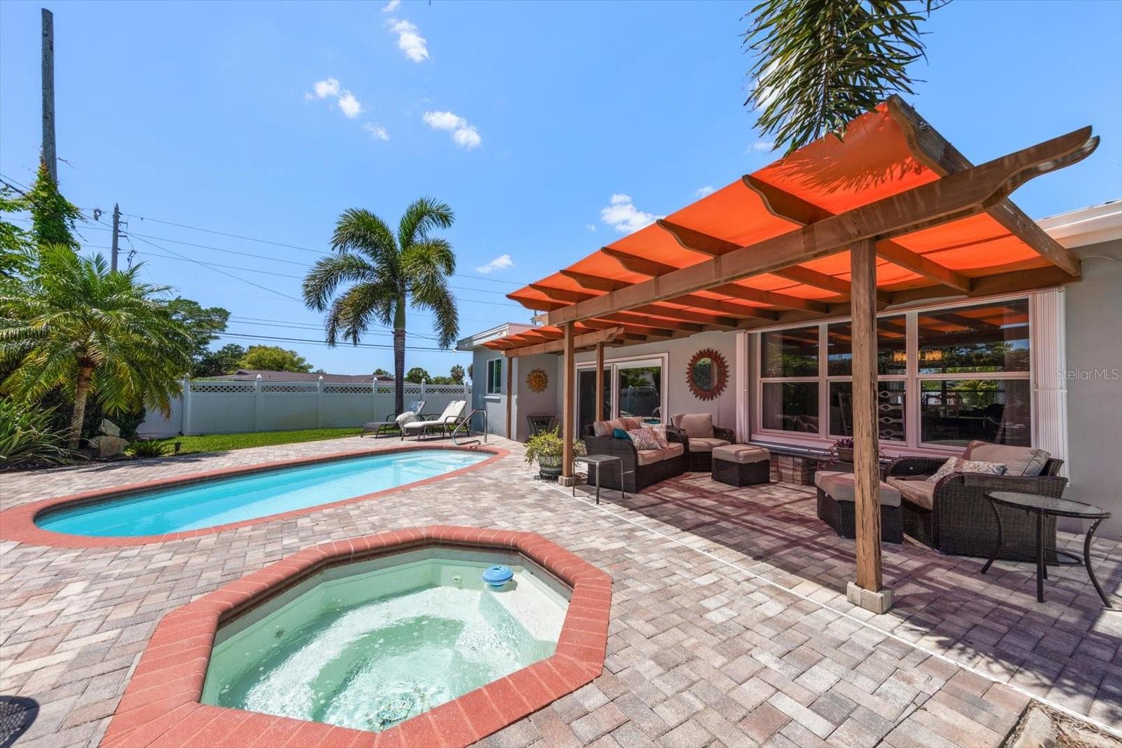 13996 BARBADOS DR, SEMINOLE, FL, 33776