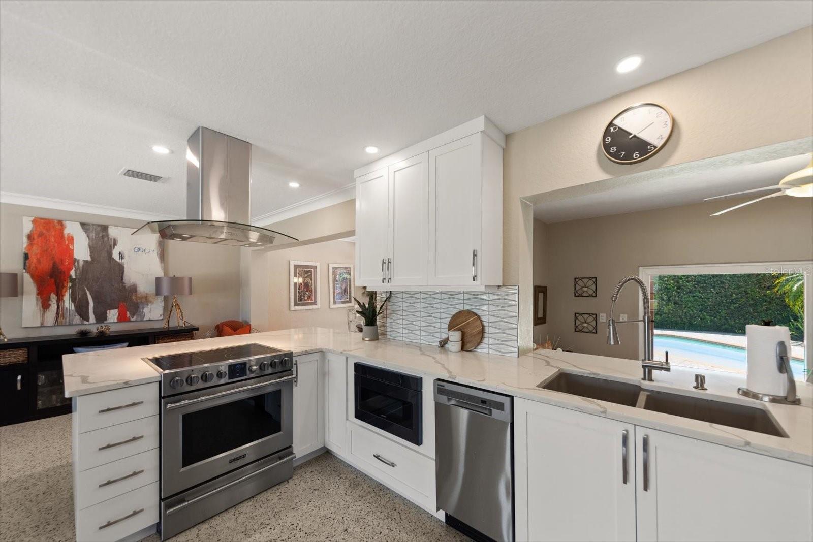 13996 BARBADOS DR, SEMINOLE, FL, 33776