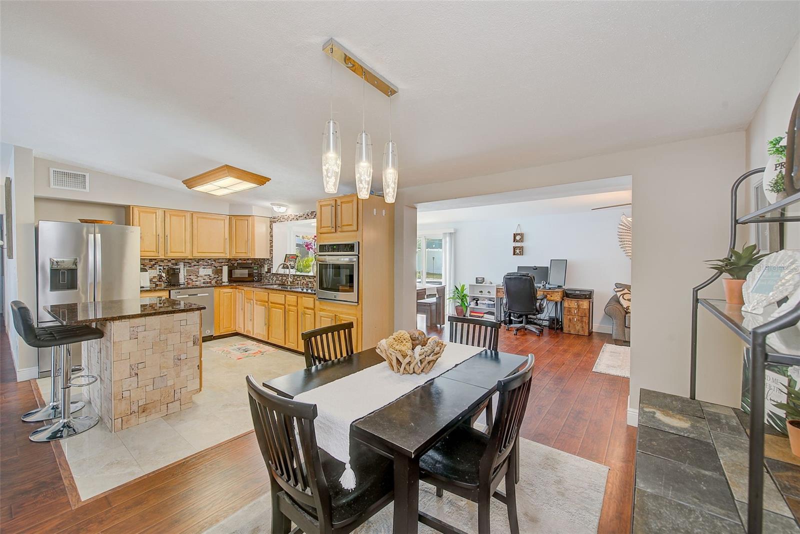 2032 GATEWOOD DR, LARGO, FL, 33770