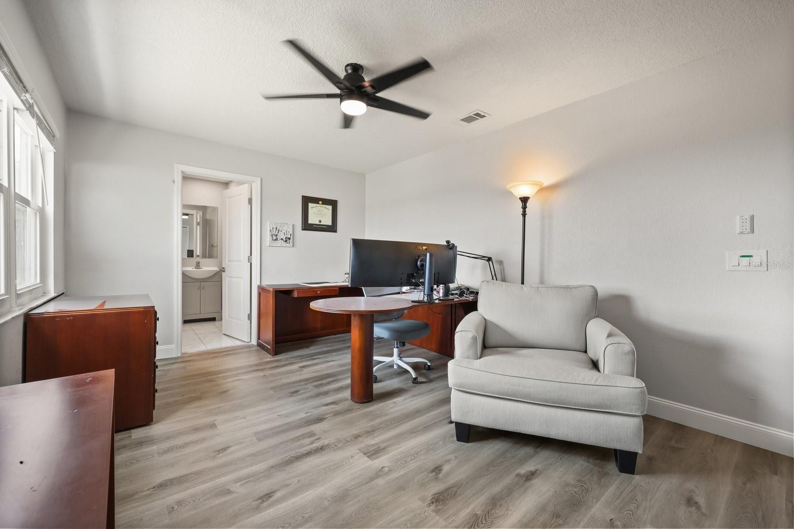 37153 COUNTY ROAD 452, GRAND ISLAND, FL, 32735