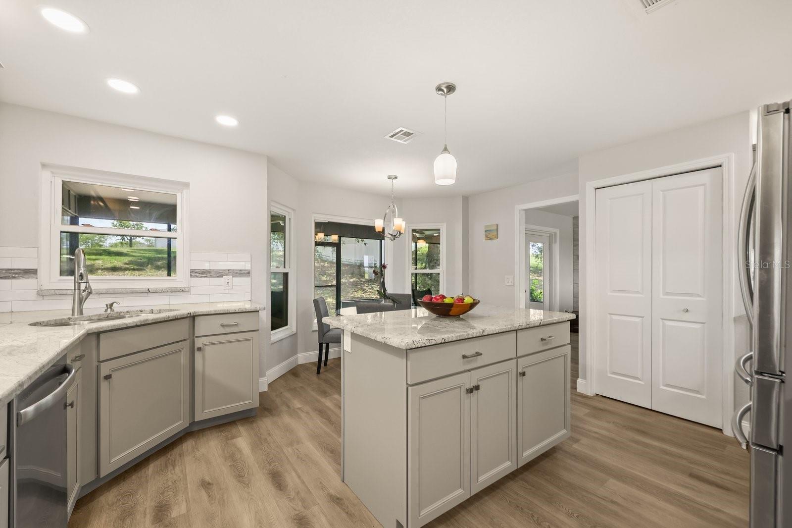 37153 COUNTY ROAD 452, GRAND ISLAND, FL, 32735