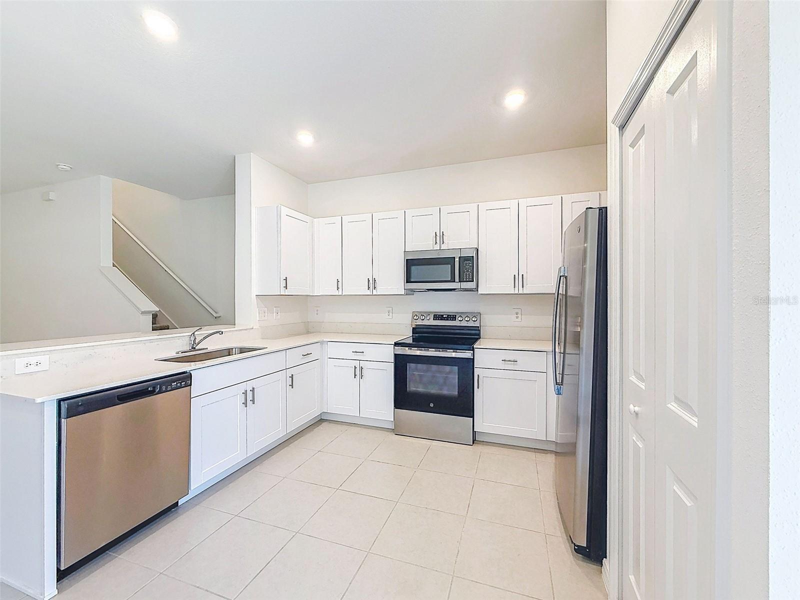 2671 BUTTERCUP LUCINE LN, RUSKIN, FL, 33570